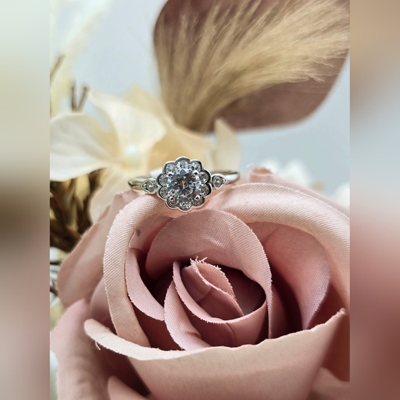 ♥️ LIA FLOWER RING - Picture 6 of 7